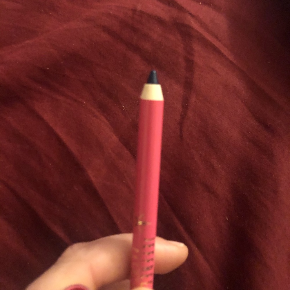 Jsc lip liner.